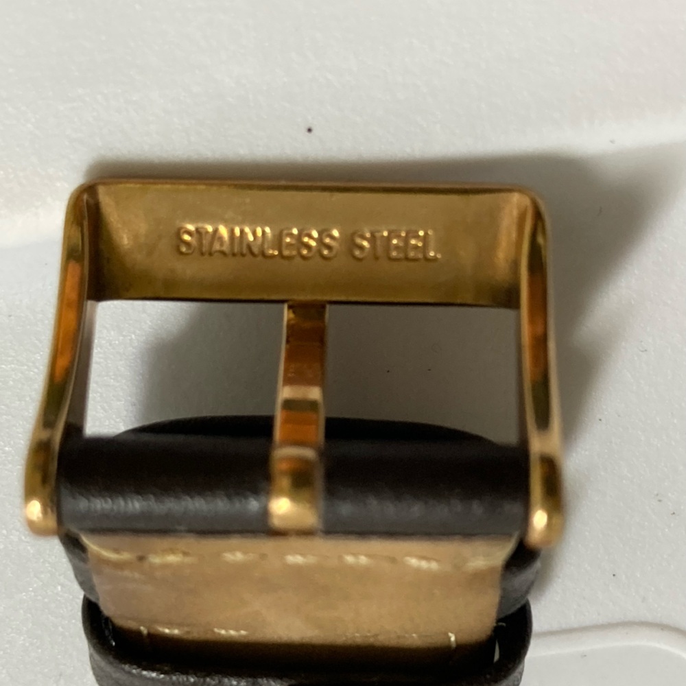 Nixon The 38-20, Refined, rose gold tones with brown leather strap, new battery - Picture 11 of 12
